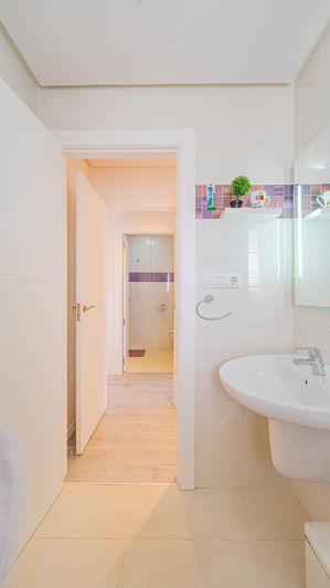 Image No.33-2 Bed Apartment for sale