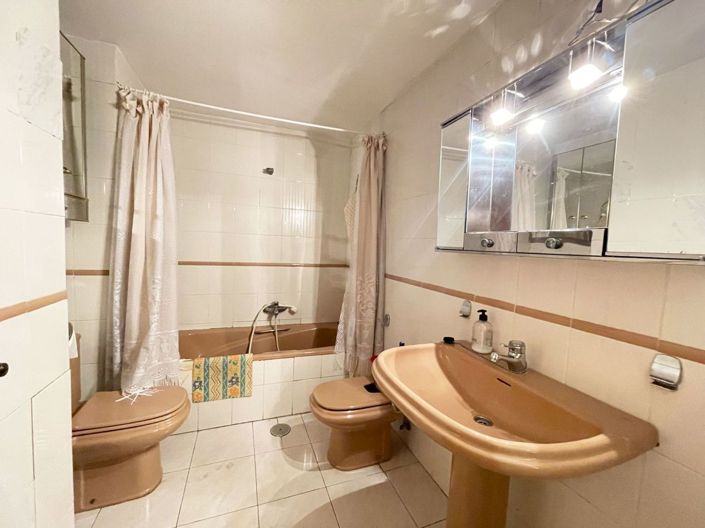 Image No.20-4 Bed Apartment for sale