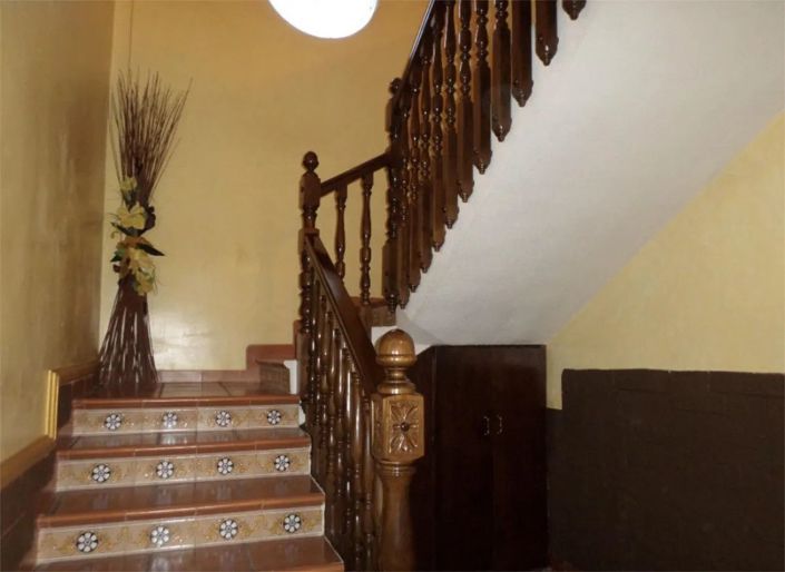 Image No.12-4 Bed House for sale