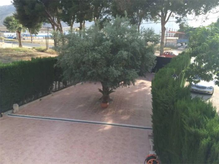 Image No.6-4 Bed House for sale
