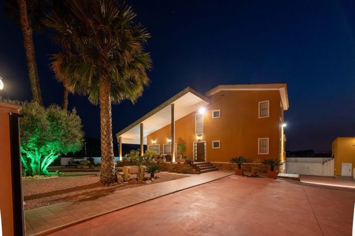 Image No.11-5 Bed House for sale