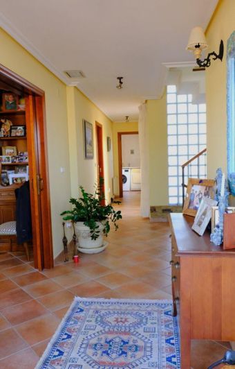 Image No.18-5 Bed House for sale