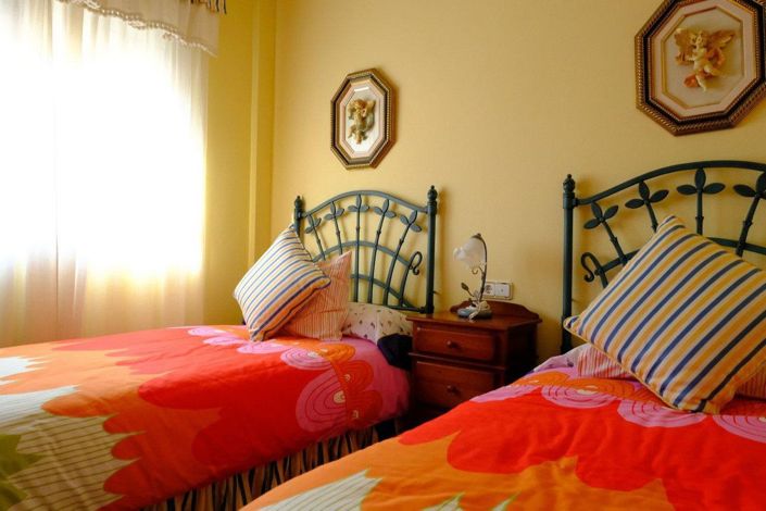 Image No.26-5 Bed House for sale