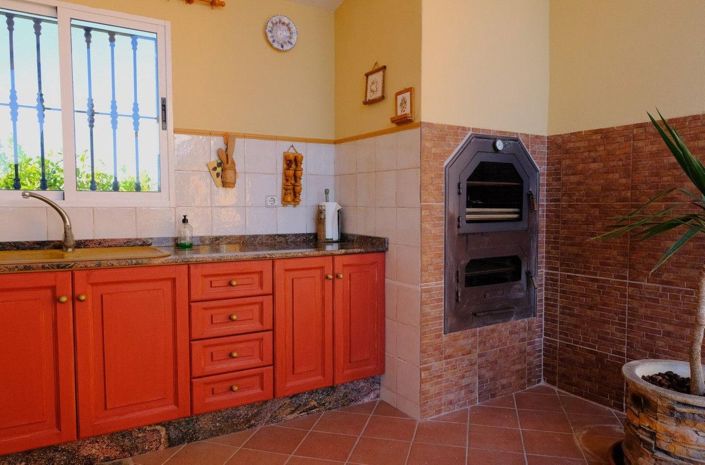 Image No.38-5 Bed House for sale