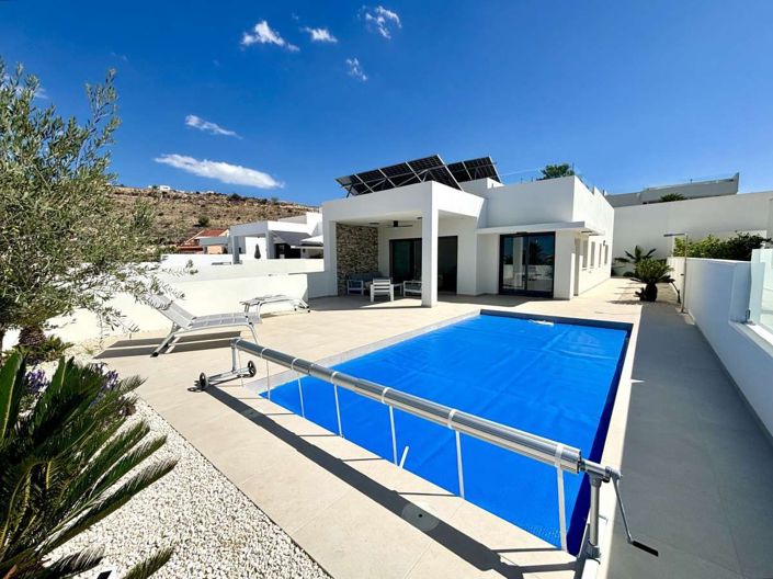 Image No.3-3 Bed Villa for sale