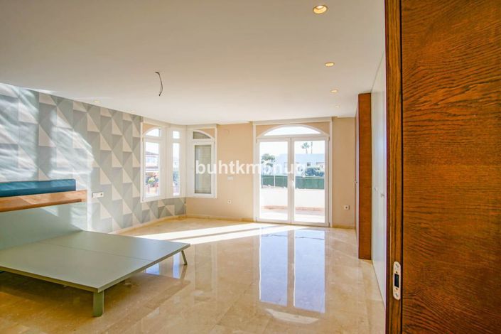 Image No.2-Villa de 5 chambres à vendre à L'Alfas del Pi