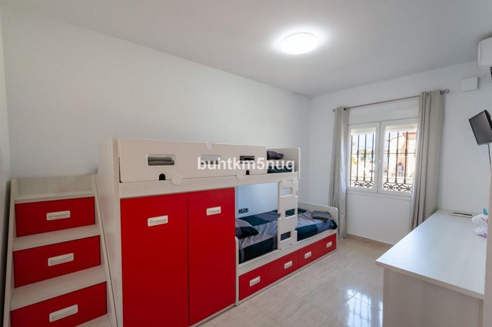 Image No.29-5 Bed Villa for sale