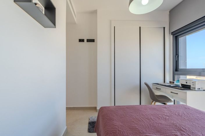 Image No.17-3 Bed Apartment for sale
