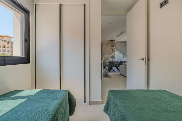 Image No.20-3 Bed Apartment for sale