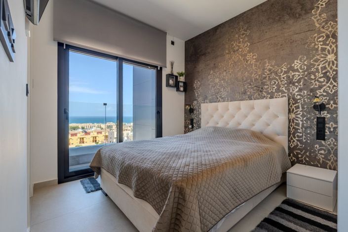 Image No.24-3 Bed Apartment for sale