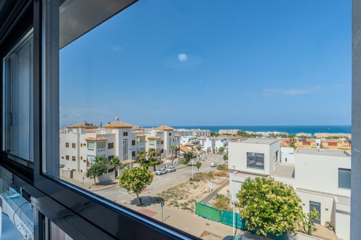 Image No.26-3 Bed Apartment for sale