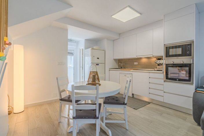 Image No.8-3 Bed House for sale