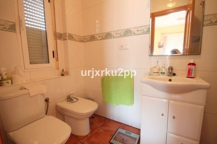 Image No.17-5 Bed Villa for sale