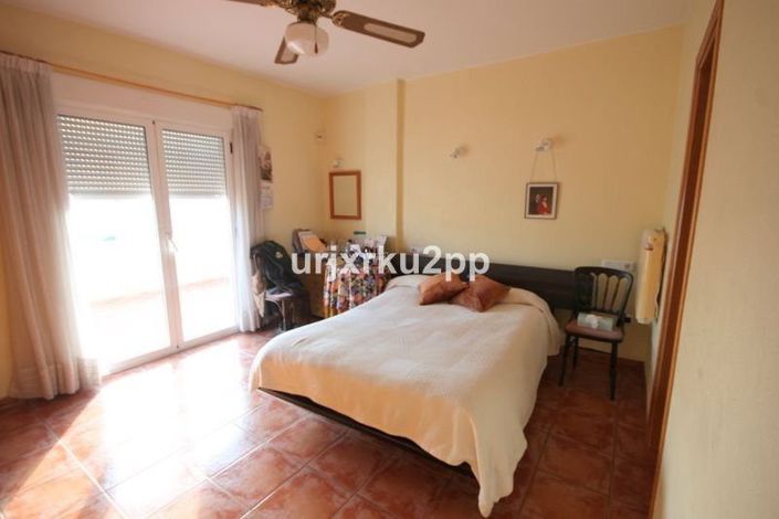 Image No.18-5 Bed Villa for sale