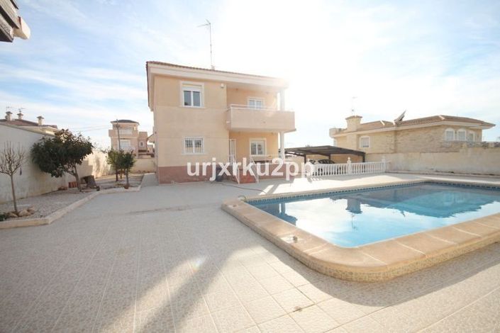 Image No.2-5 Bed Villa for sale