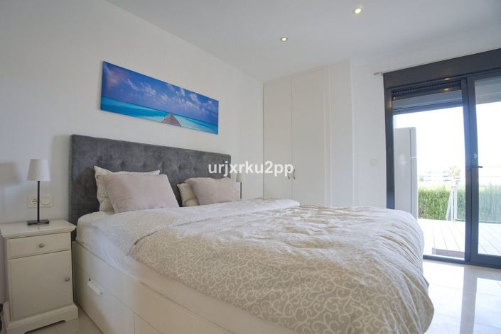 Image No.25-3 Bed House for sale