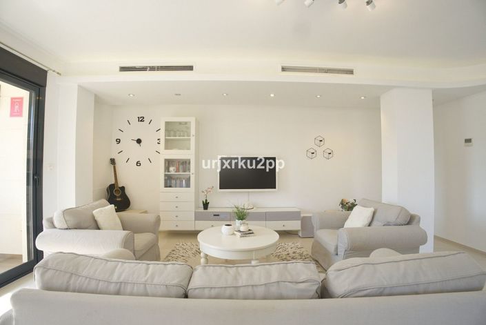 Image No.9-3 Bed House for sale