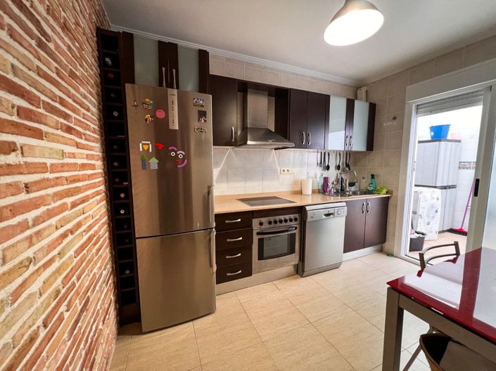 Image No.13-3 Bed House for sale