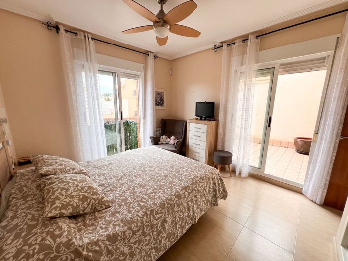 Image No.20-3 Bed House for sale