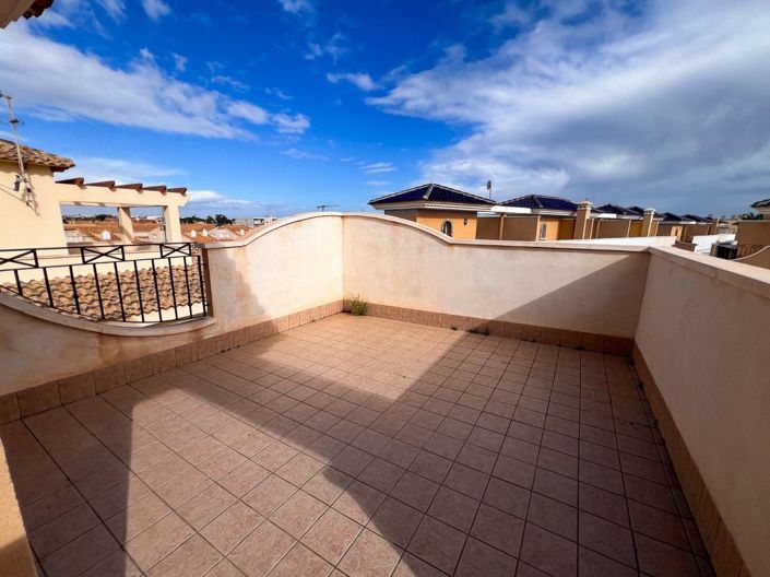 Image No.37-3 Bed House for sale