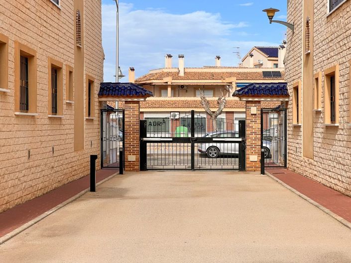 Image No.47-3 Bed House for sale