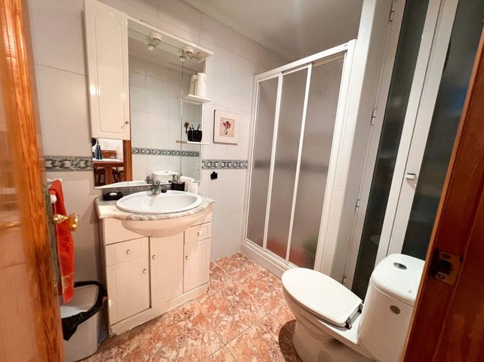 Image No.21-3 Bed Apartment for sale