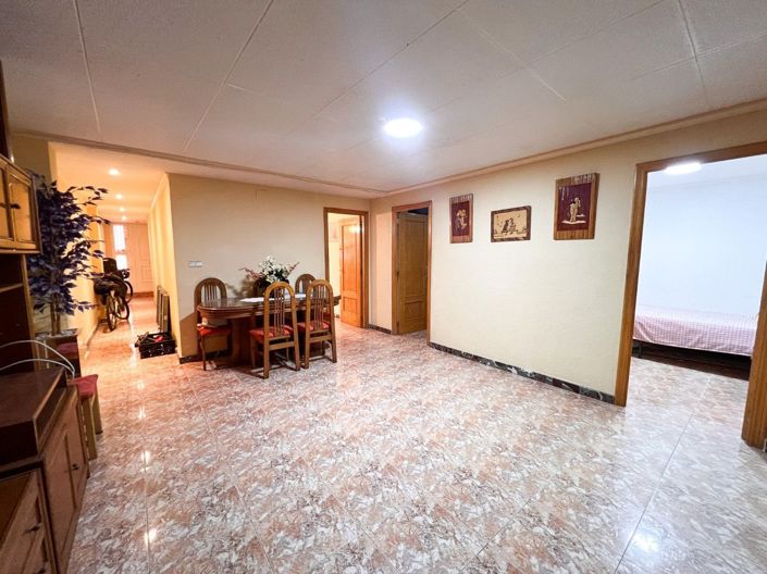 Image No.8-3 Bed Apartment for sale