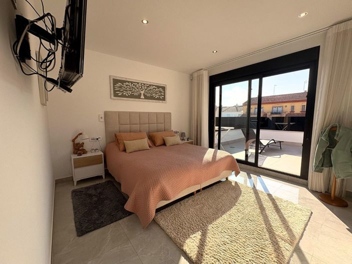 Image No.15-3 Bed Villa for sale