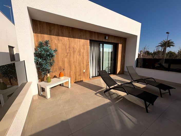 Image No.18-3 Bed Villa for sale
