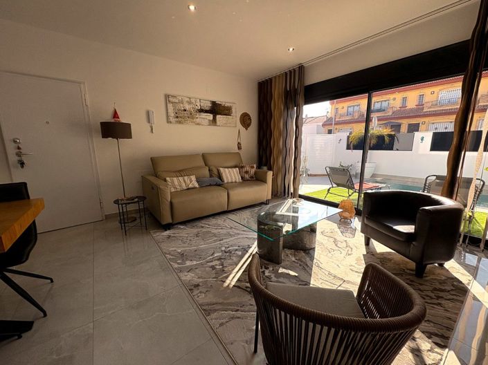 Image No.7-3 Bed Villa for sale