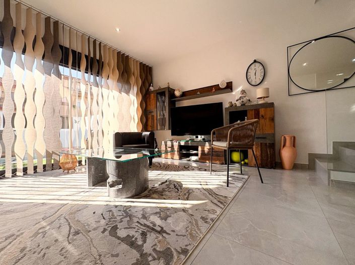 Image No.8-3 Bed Villa for sale