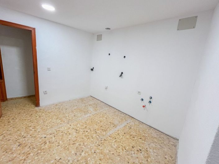 Image No.13-2 Bed Apartment for sale