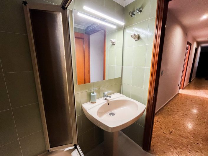 Image No.26-2 Bed Apartment for sale