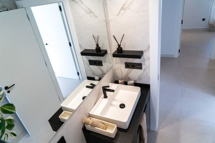 Image No.26-3 Bed Apartment for sale