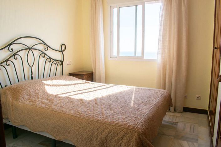 Image No.20-3 Bed Apartment for sale