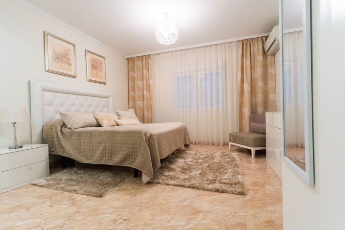 Image No.15-7 Bed Villa for sale