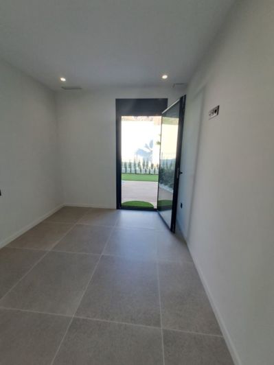 Image No.21-3 Bed Villa for sale