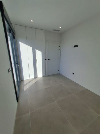 Image No.27-3 Bed Villa for sale