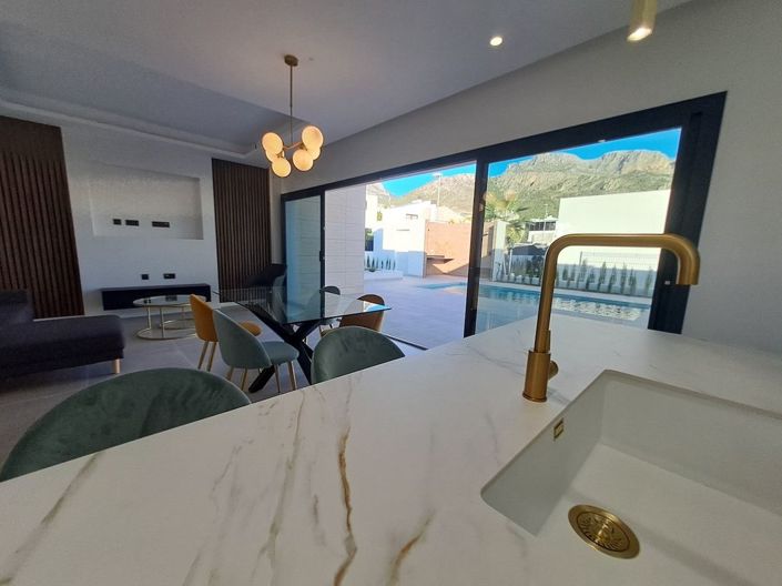 Image No.5-3 Bed Villa for sale