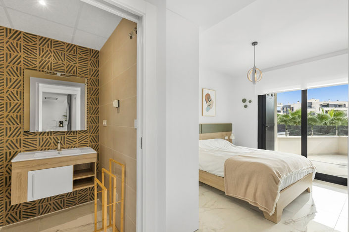 Image No.20-2 Bed Apartment for sale