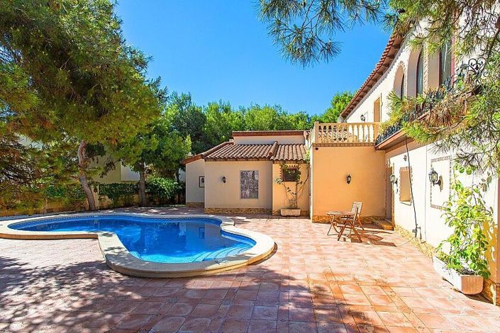 Image No.4-4 Bed Villa for sale