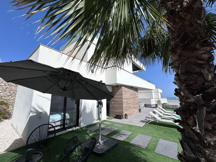 Image No.10-3 Bed Villa for sale