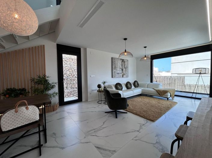 Image No.17-3 Bed Villa for sale