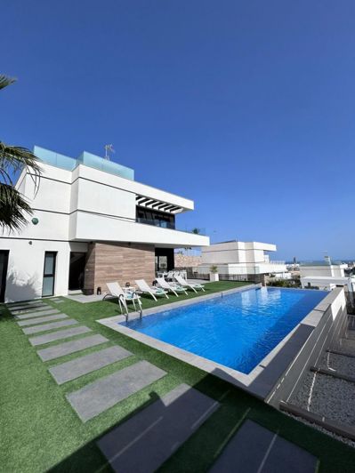 Image No.9-3 Bed Villa for sale