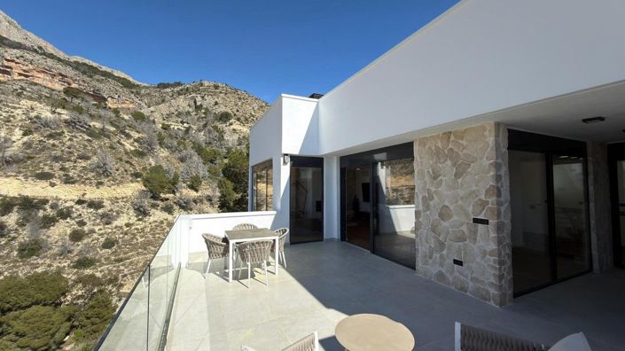 Image No.18-3 Bed Villa for sale