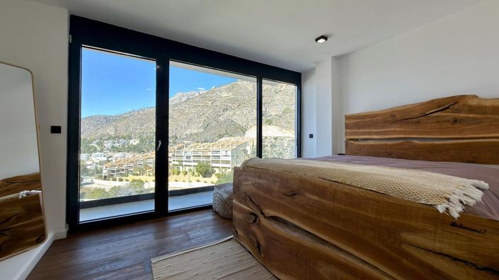 Image No.27-3 Bed Villa for sale