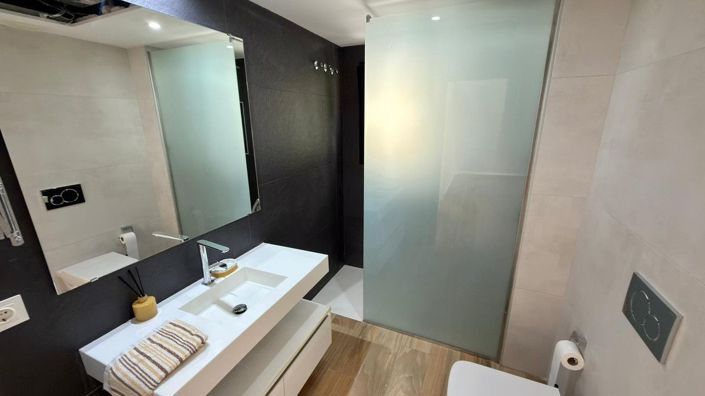 Image No.18-3 Bed Villa for sale