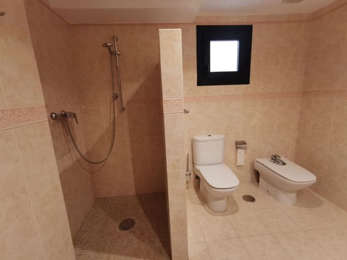 Image No.35-3 Bed Apartment for sale