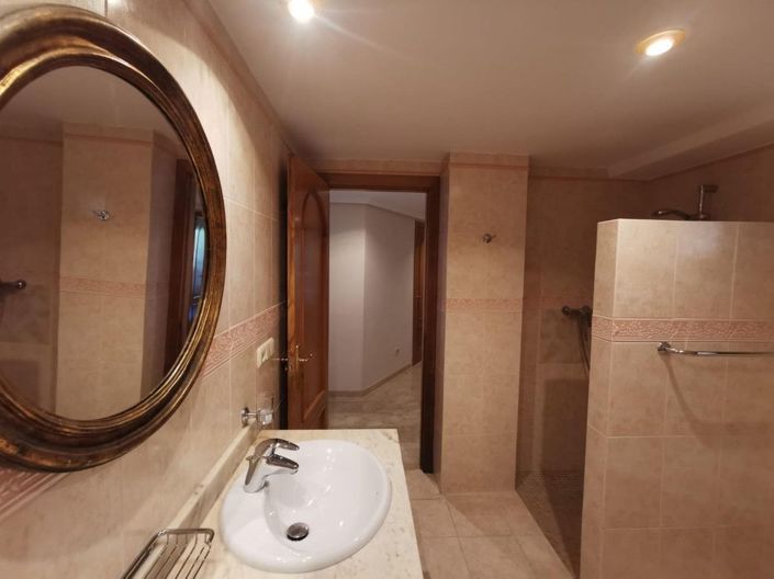 Image No.41-3 Bed Apartment for sale