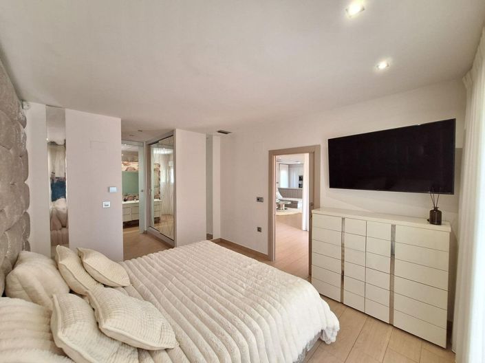Image No.11-2 Bed Villa for sale